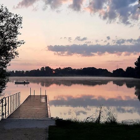 Auszeit-Ort Mit Wohlfuehl-Garantie Neu-Ulm Exterior foto